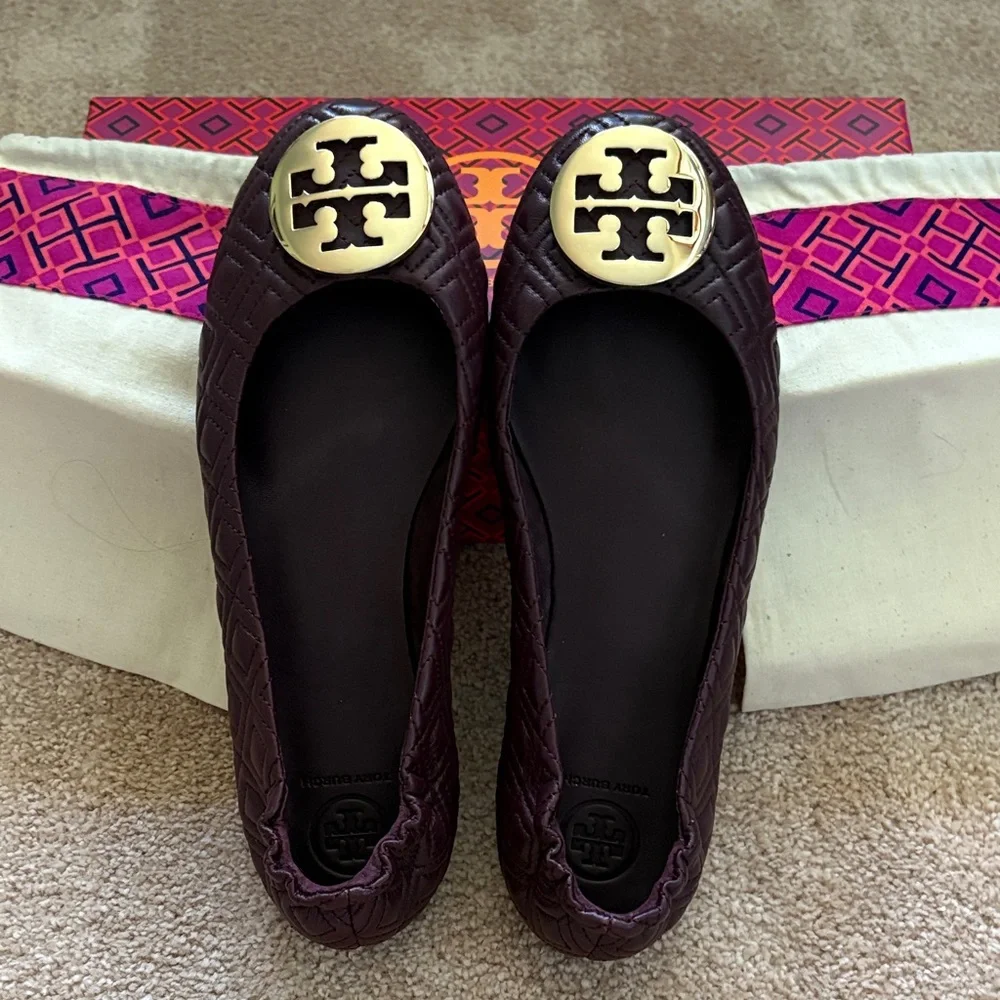 Tory Burch Dark Port Purple Quilted Minnie Travel Nappa Leather Flats Gold Logo - Picture 1 of 10